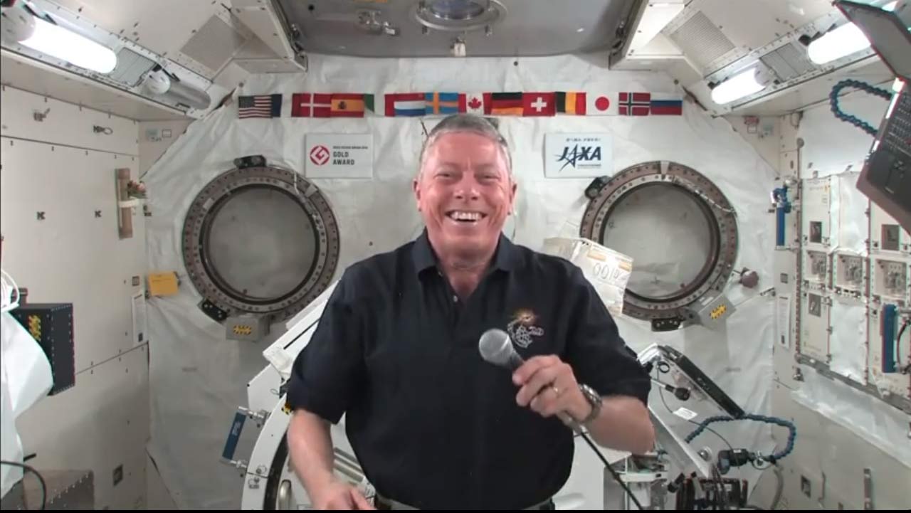 Space Station Commander Mike Fossum Answers Your Questions